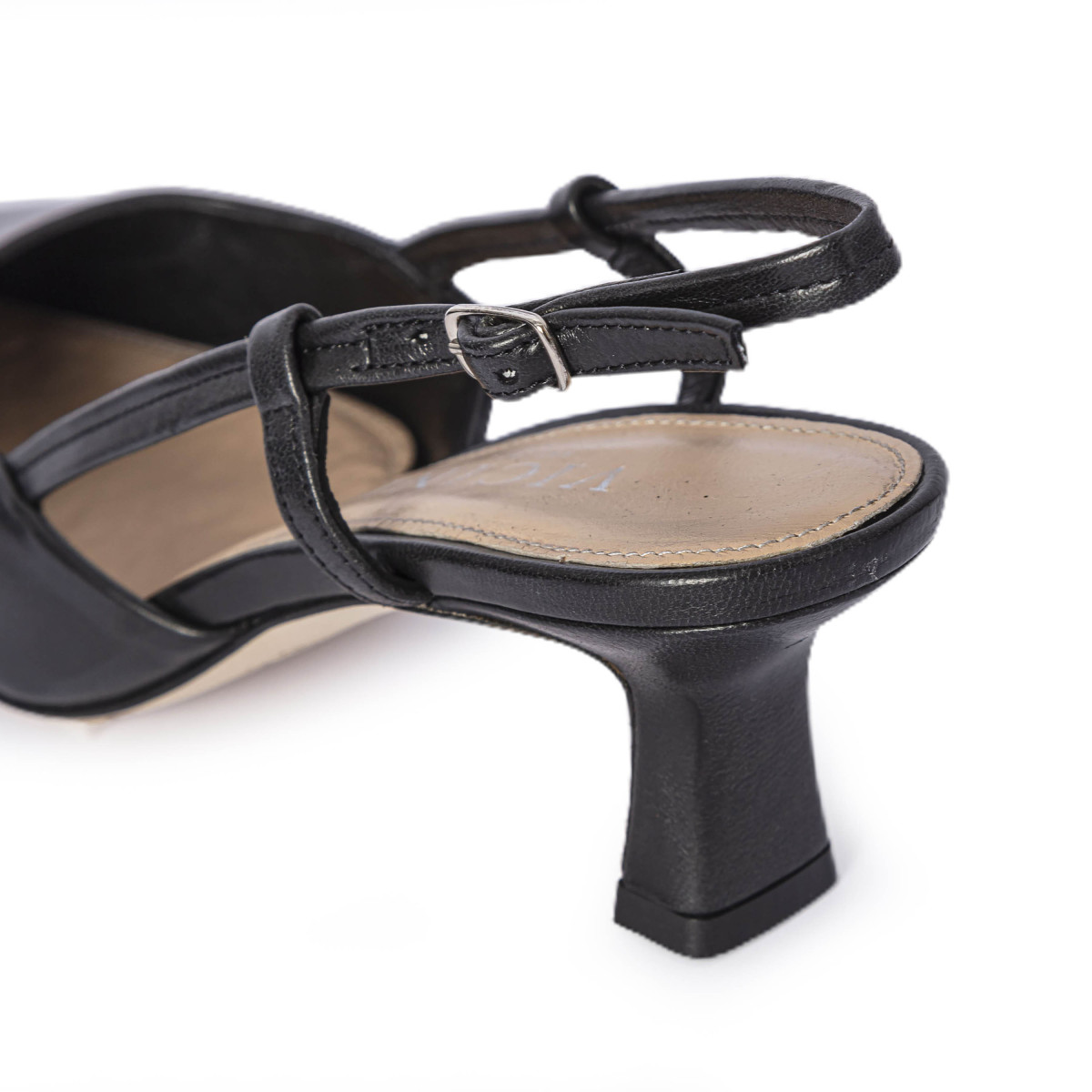 CHANEL IN PELLE VICINI EN809