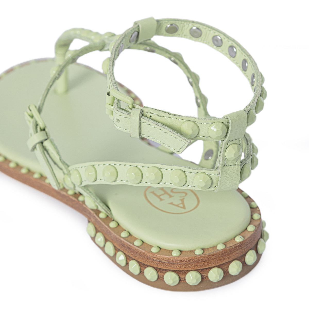 SANDALI IN PELLE INFRADITO CON BORCHIE