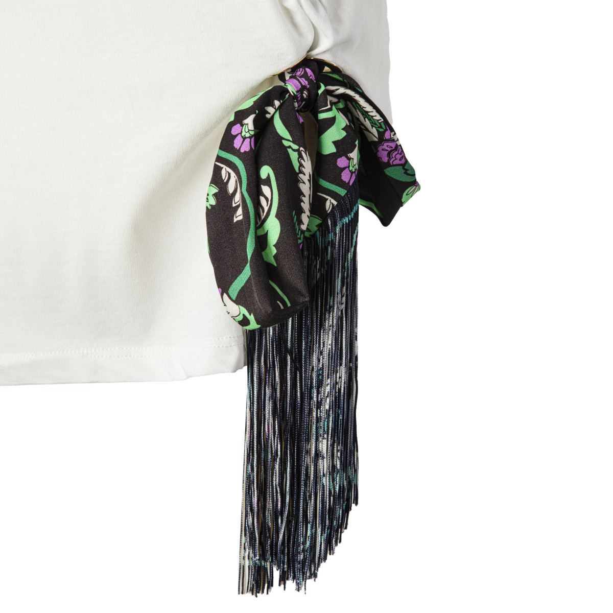 T SHIRT CON FOULARD