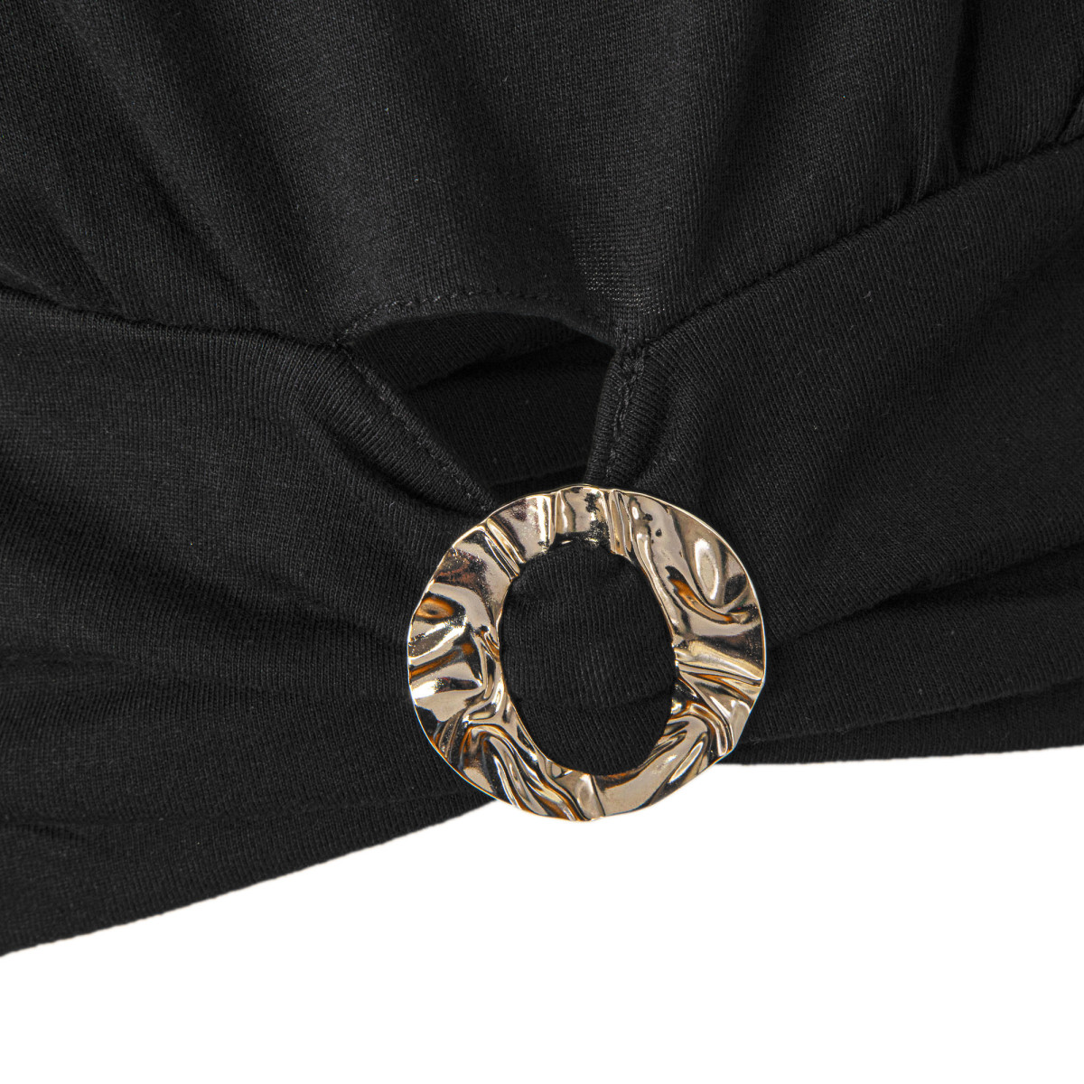 T-SHIRT CON ACCESSORIO ORO