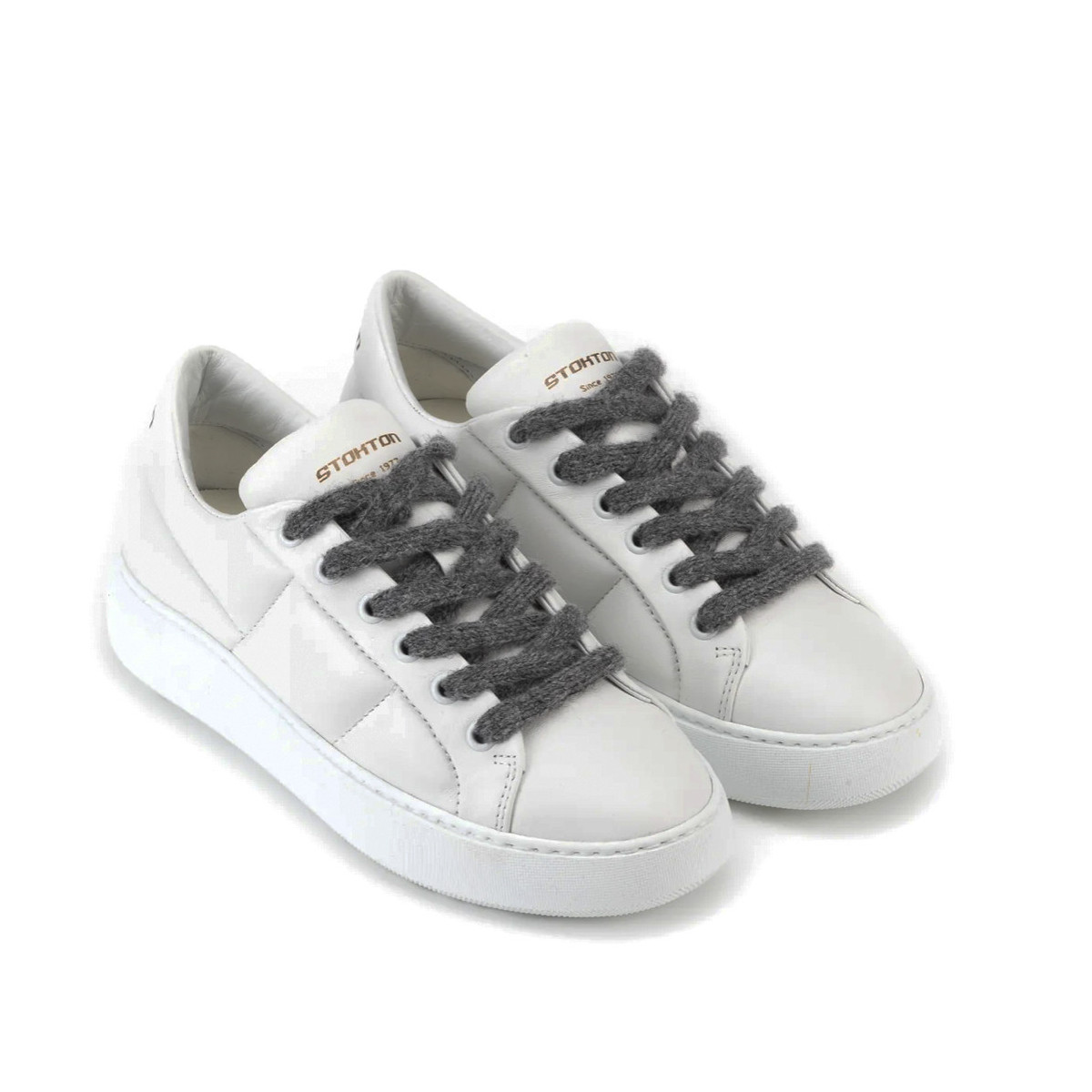 SNEAKERS IN PELLE TRAPUNTATA