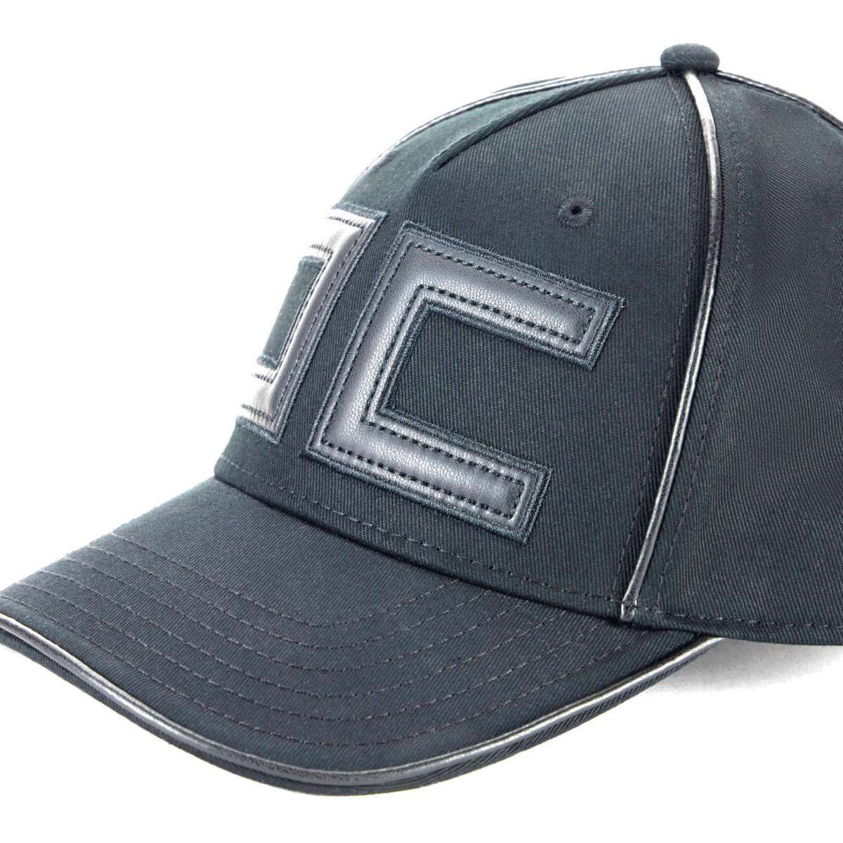 CAPPELLO IN COTONE CON LOGO IN PELLE