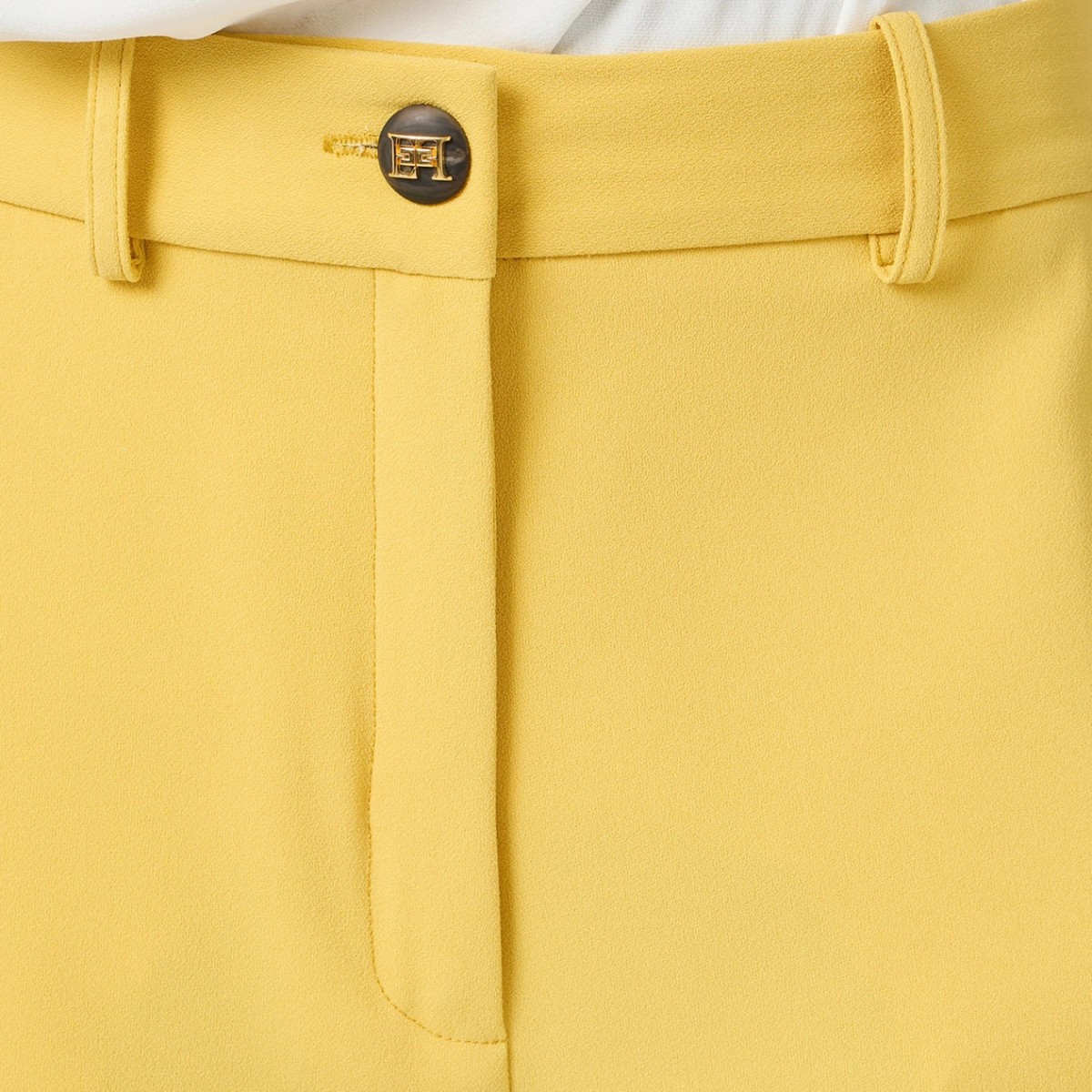 SHORTS IN CREPE LEGGERO