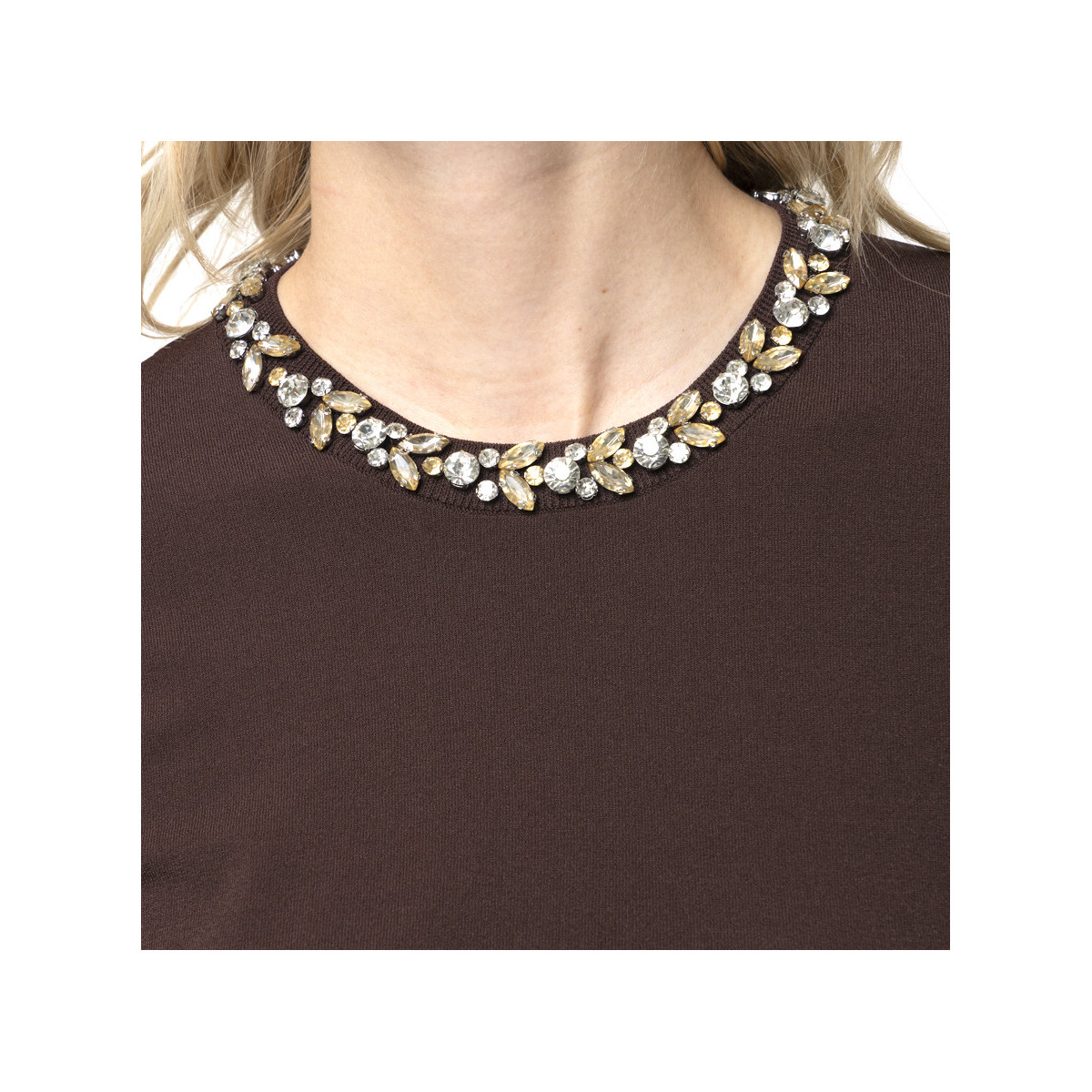 MAGLIA CON COLLANA